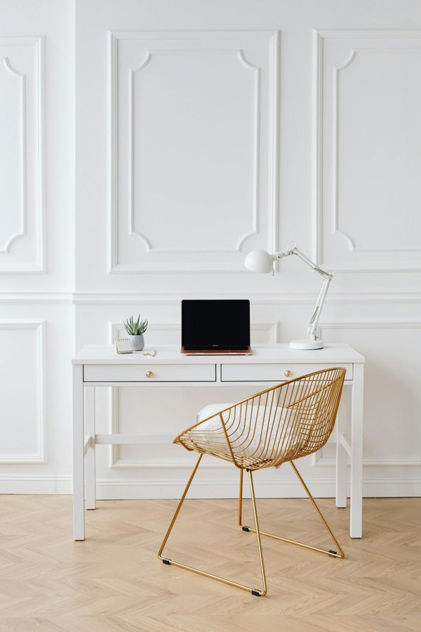 Transformez votre espace avec des moulures et décors à rennes